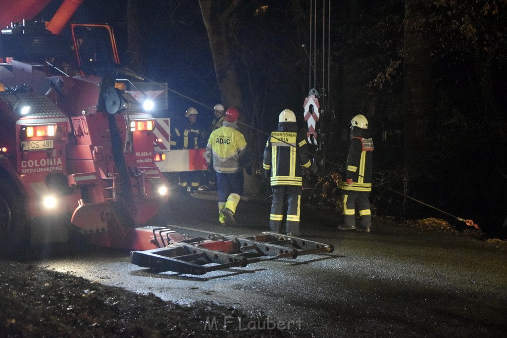 Container LKW umgestuerzt Koeln Brueck Bruecker- Dellbruecker Mauspfad P433.JPG - Miklos Laubert